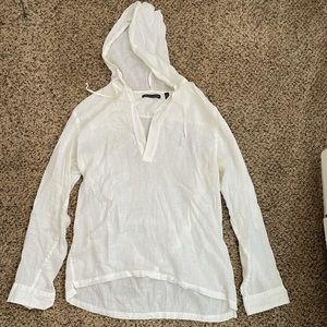 Saks Fifth Avenue men’s linen quarter button hoodie. Excellent condition!